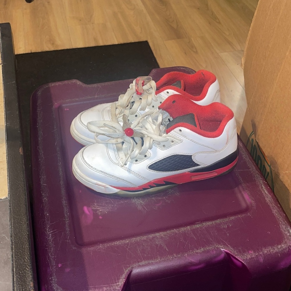 Low Top Jordan 5s